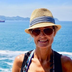 Meet your Posher, Christine